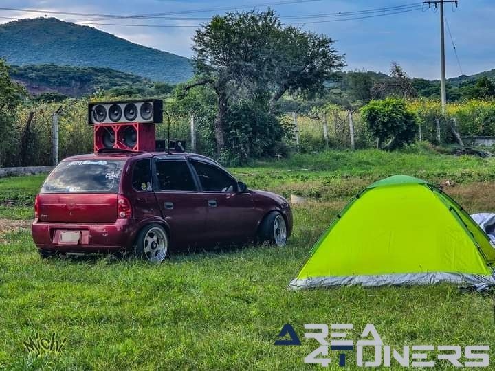 Vallevolks Fest 4.0
Imagen del reportaje de la revista Tuning Area4tuners.es, de la concentración de coches Tuning del año 2024 en Valle De Santiago, México.