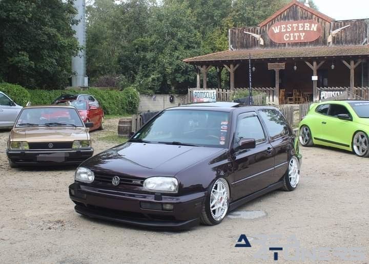 The Big Showdown Part 2
Imagen del reportaje de la revista Tuning Area4tuners.es, de la concentración de coches Tuning del año 2024 en Barberey-Saint Sulpice, Francia.