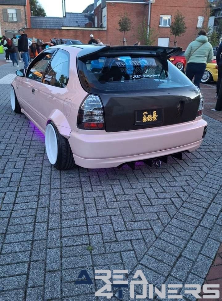 German Statics Valhalla
Imagen del reportaje de la revista Tuning Area4tuners.es, de la concentración de coches Tuning del año 2024 en Groesbeek, Holanda.