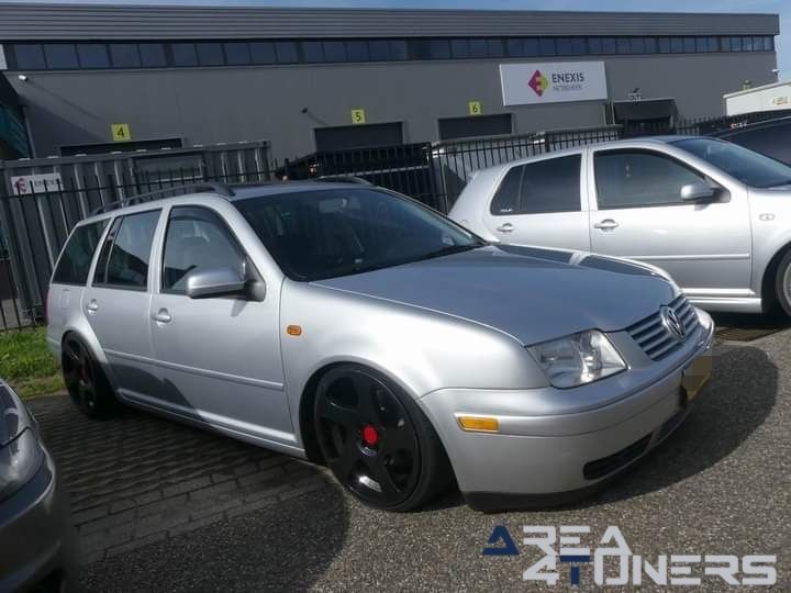 Vw Team Brabant
Imagen del reportaje de la revista Tuning Area4tuners.es, de la concentración de coches Tuning del año 2024 en Grevenlingenmeer, Holanda.