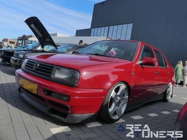 Vw Team Brabant
Imagen del reportaje de la revista Tuning Area4tuners.es, de la concentración de coches Tuning del año 2024 en Grevenlingenmeer, Holanda.
