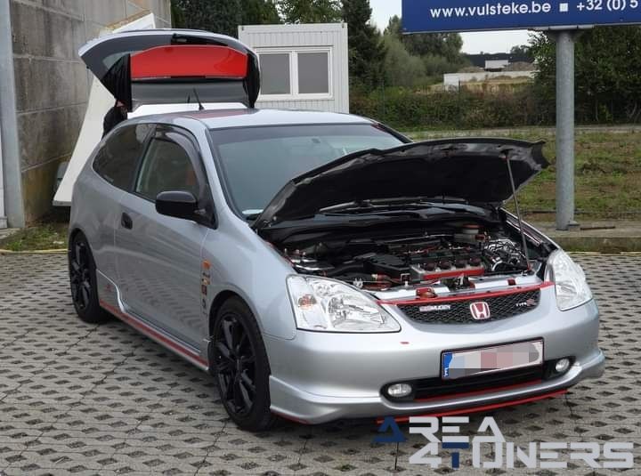 Petrol Car Event 2024
Imagen del reportaje de la revista Tuning Area4tuners.es, de la concentración de coches Tuning del año 2024 en Torhout, Bélgica.