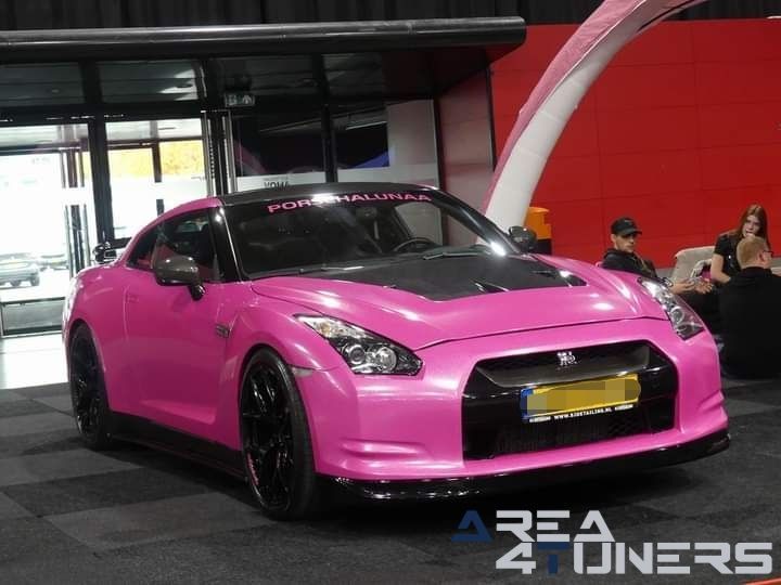 100% Auto Live
Imagen del reportaje de la revista Tuning Area4tuners.es, de la concentración de coches Tuning del año 2024 en Rotterdam, Holanda.