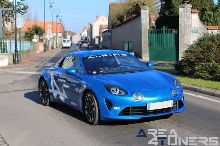 Rassemblement Roures Libres
Imagen del reportaje de la revista Tuning Area4tuners.es, de la concentración de coches Tuning del año 2025 en Ferrieres En Gatinais, Francia.