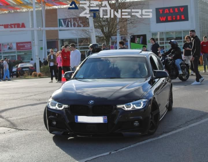 Events Cars
Imagen del reportaje de la revista Tuning Area4tuners.es, de la concentración de coches Tuning del año 2025 en Amilly, Francia.