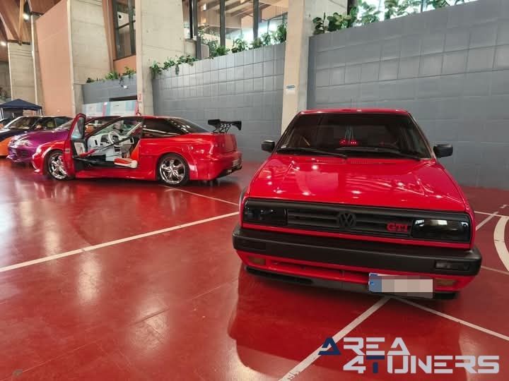 Guarida Motor Show 2026
Imagen del reportaje de la revista Tuning Area4tuners.es, de la concentración de coches Tuning del año 2025 en Teruel, España.