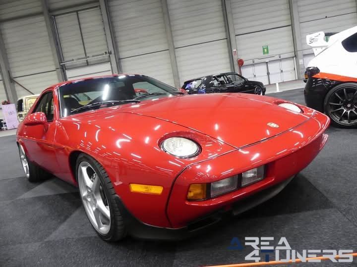 Belgium Auto Show BAS
Imagen del reportaje de la revista Tuning Area4tuners.es, de la concentración de coches Tuning. del año 2025 en Fladers, Bélgica.