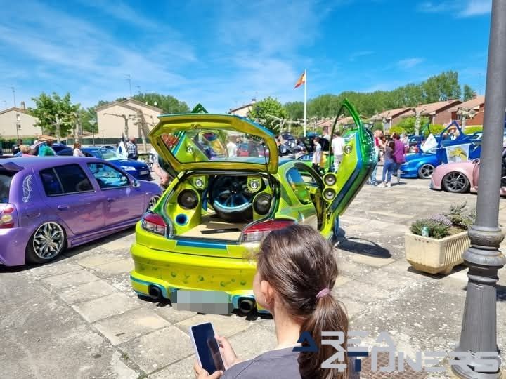 1a Concentración Tuning Cavía
Imagen del reportaje de la revista Tuning Area4tuners.es, de la concentración de coches Tuning del año 2025 en Cavía, Burgos, España.