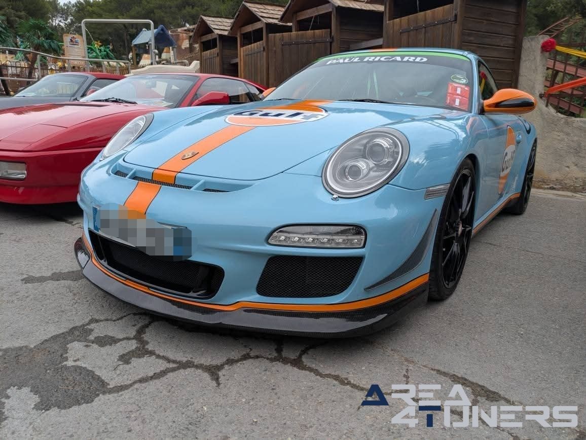 OK Corral Customs Cars 2025
Imagen del reportaje de la revista Tuning Area4tuners.es, de la concentración de coches Tuning del año 2025 en Cuges Les pins, Francia.
