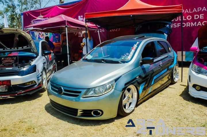 Alcahuete Fest 1.0
Imagen del reportaje de la revista Tuning Area4tuners.es, de la concentración de coches Tuning del año 2025 en Iztapalapa, México.