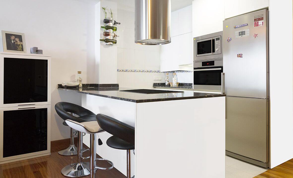 cocina americana pequeña moderna