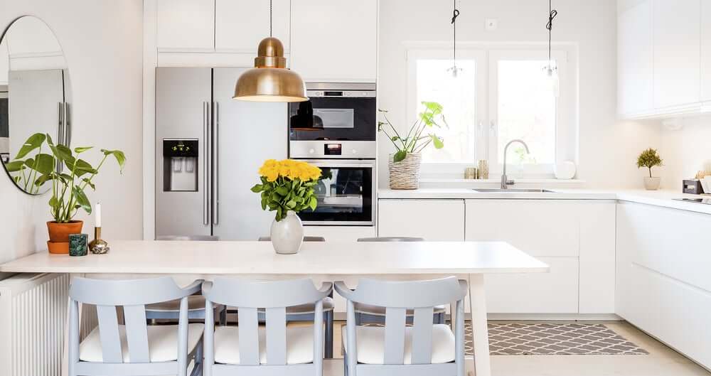 cocina cerrada moderna