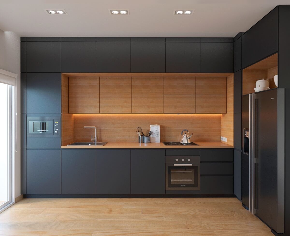 cocina negra y madera con muebles altillos