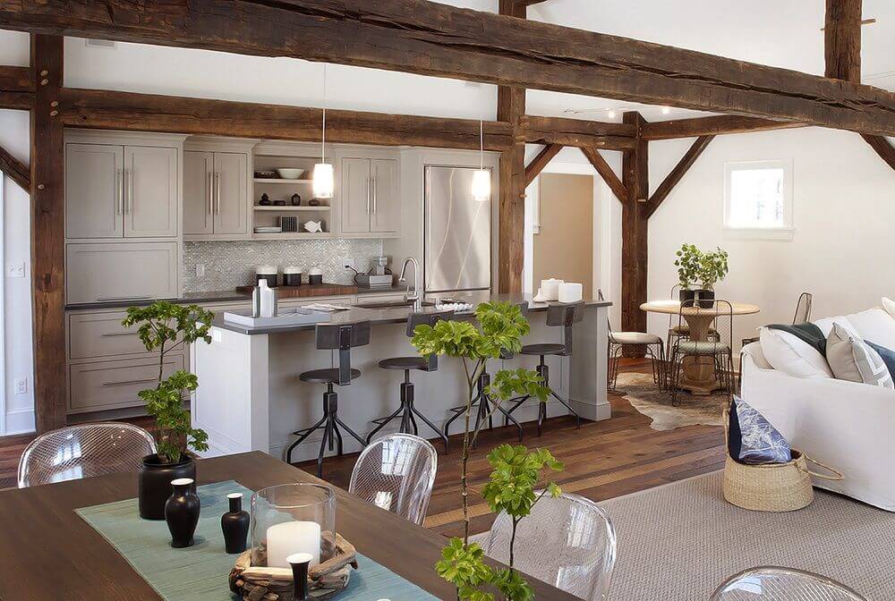 cocina y comedor rustico con bigas de madera