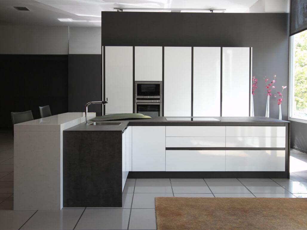 cocina en colores combinada verde y blanco