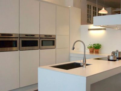 cocina con columnas y electrodomesticos en madrid