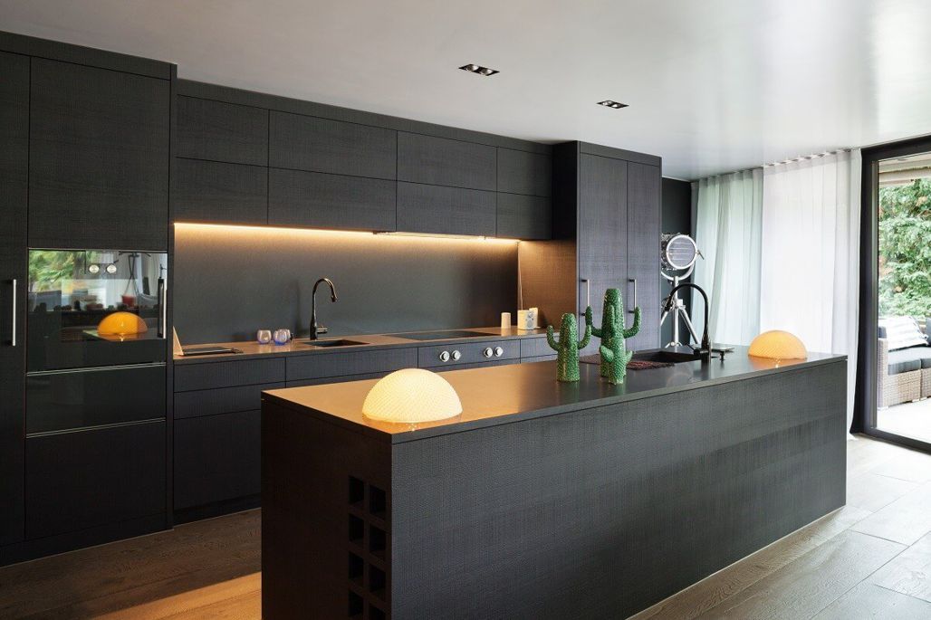 cocina madera oscura elegante