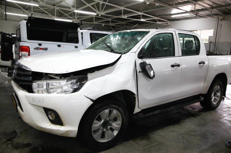 Accident Toyota Hilux before repair