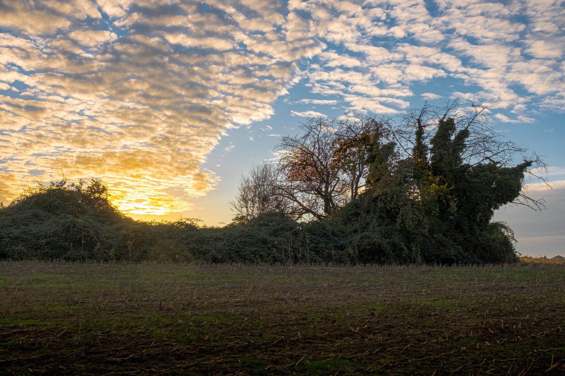 Spiele mit Licht und Schatten Sonnenuntergang und Wolkenspiel