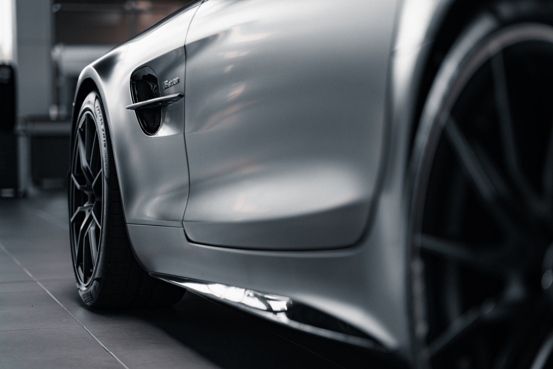 Mercedes von der Seite