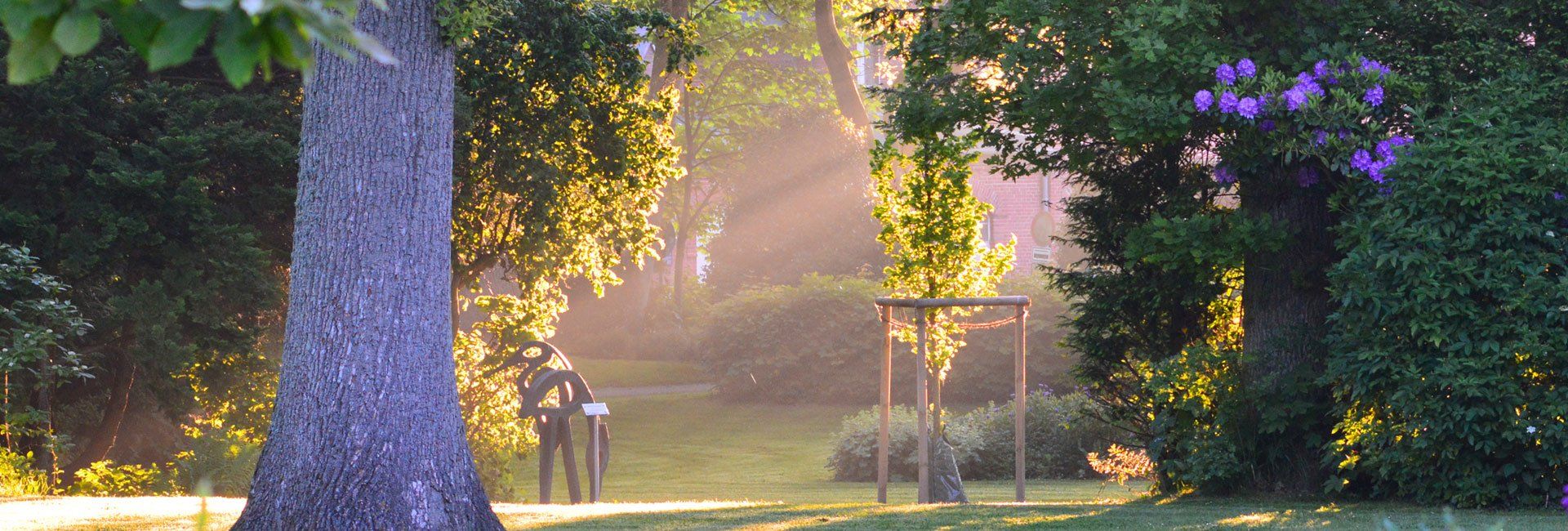 Gardinger Stadtpark. Das Bild zeigt eine Aufnahme kurz nach Sonnenaufgang.