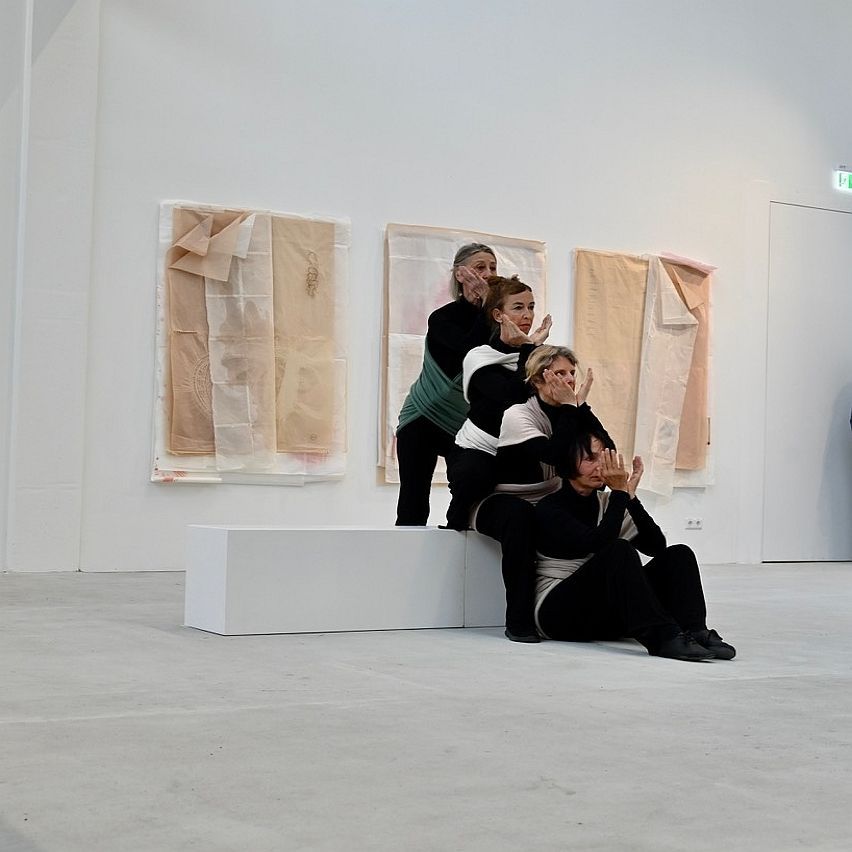 Franziska Trischler & Nanette Zimmermann, Sprechperformance & Videoinstallation GEDOK Freiburg 2023, gegen den Strich, Franziska Trischler und Nanette Zimmermann