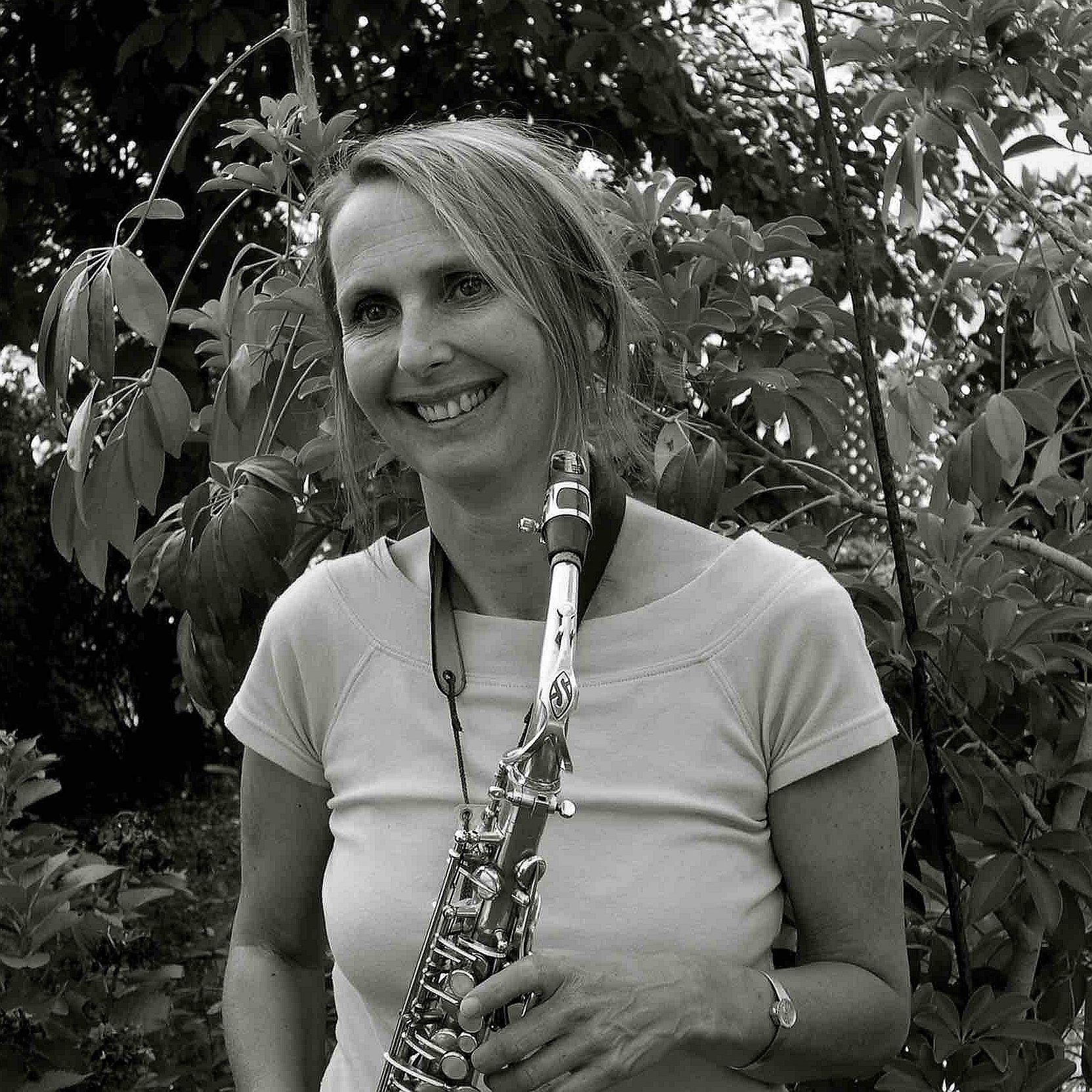 Hanna Schuely, Saxophonistin, Blockflötistin, Komponistin, Lehrerin Hanna Schuely, Saxophonistin, Blockflötistin, Komponistin, Lehrerin