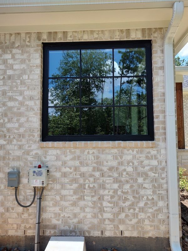medium casement counts as one for window cleaning in Magnolia Texas