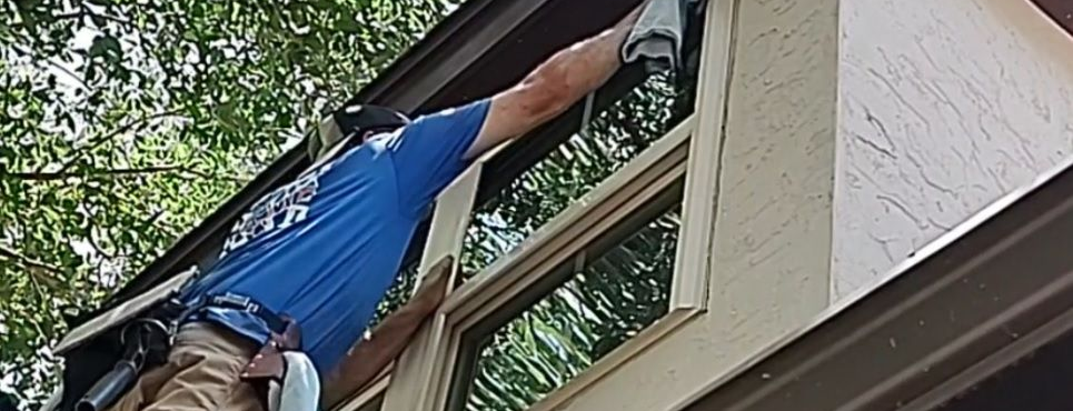 window cleaning a two story house in Magnolia TX