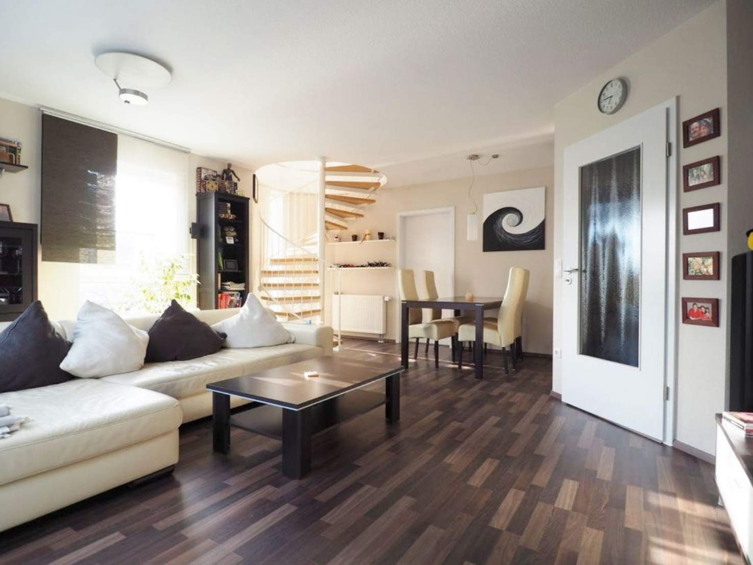 Immobilienfotografie Weitwinkelaufnahme Wohnzimmer Immobilienfotografie Weitwinkelaufnahme Wohnzimmer