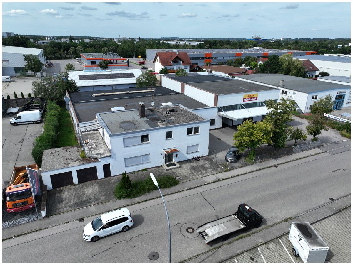Gewerbeimmobilie in Landsberg zum Verkauf - Büros und Halle