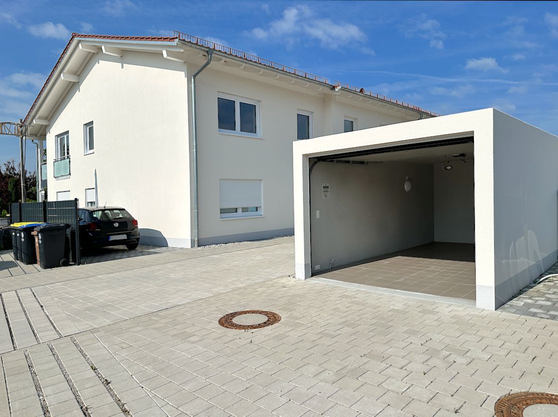 Neubau Eigentumswohnung Türkheim - Garage und Außenansicht Neubau Eigentumswohnung Türkheim - Garage und Außenansicht