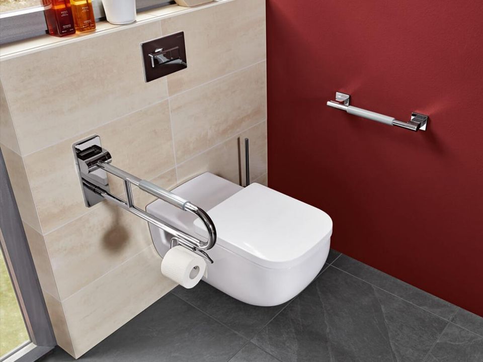 Haltegriffe erleichtern den Toilettengang