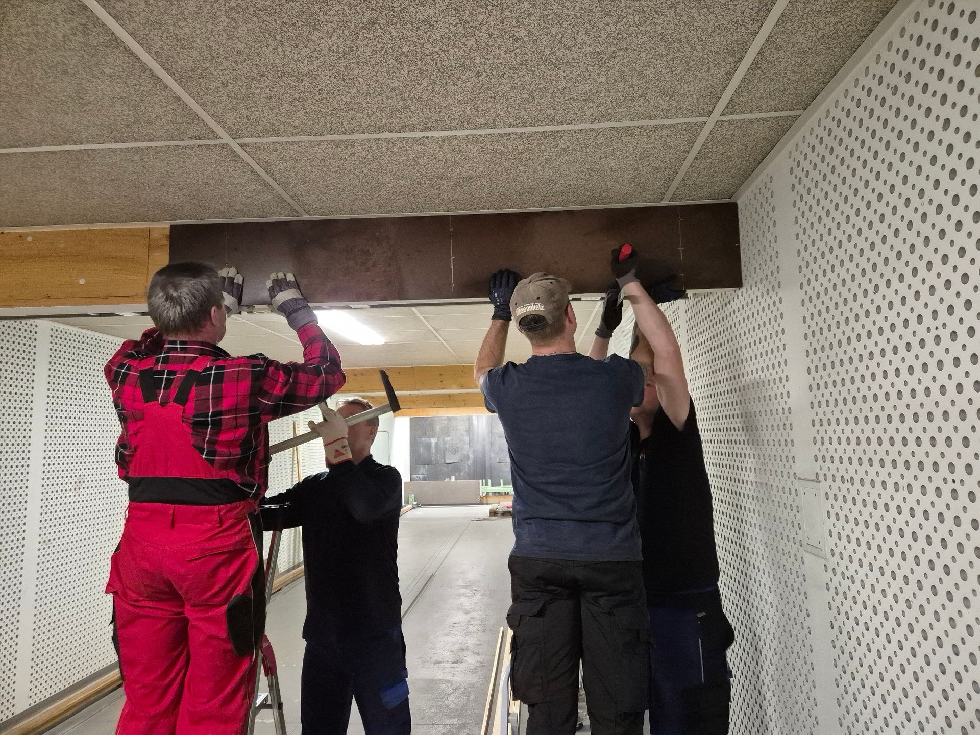 Arbeiten am KK-/GK-Stand Arbeiten am KK-/GK-Stand