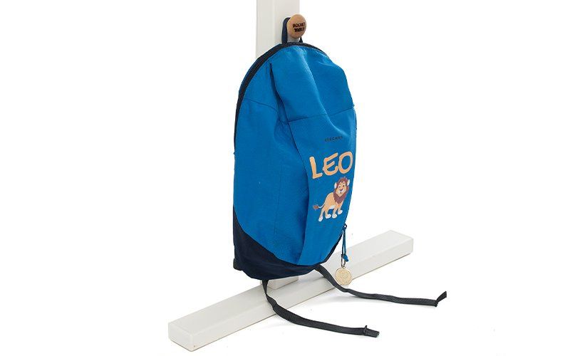 Schultisch mit Tischhaken Schultisch mit Tischhaken