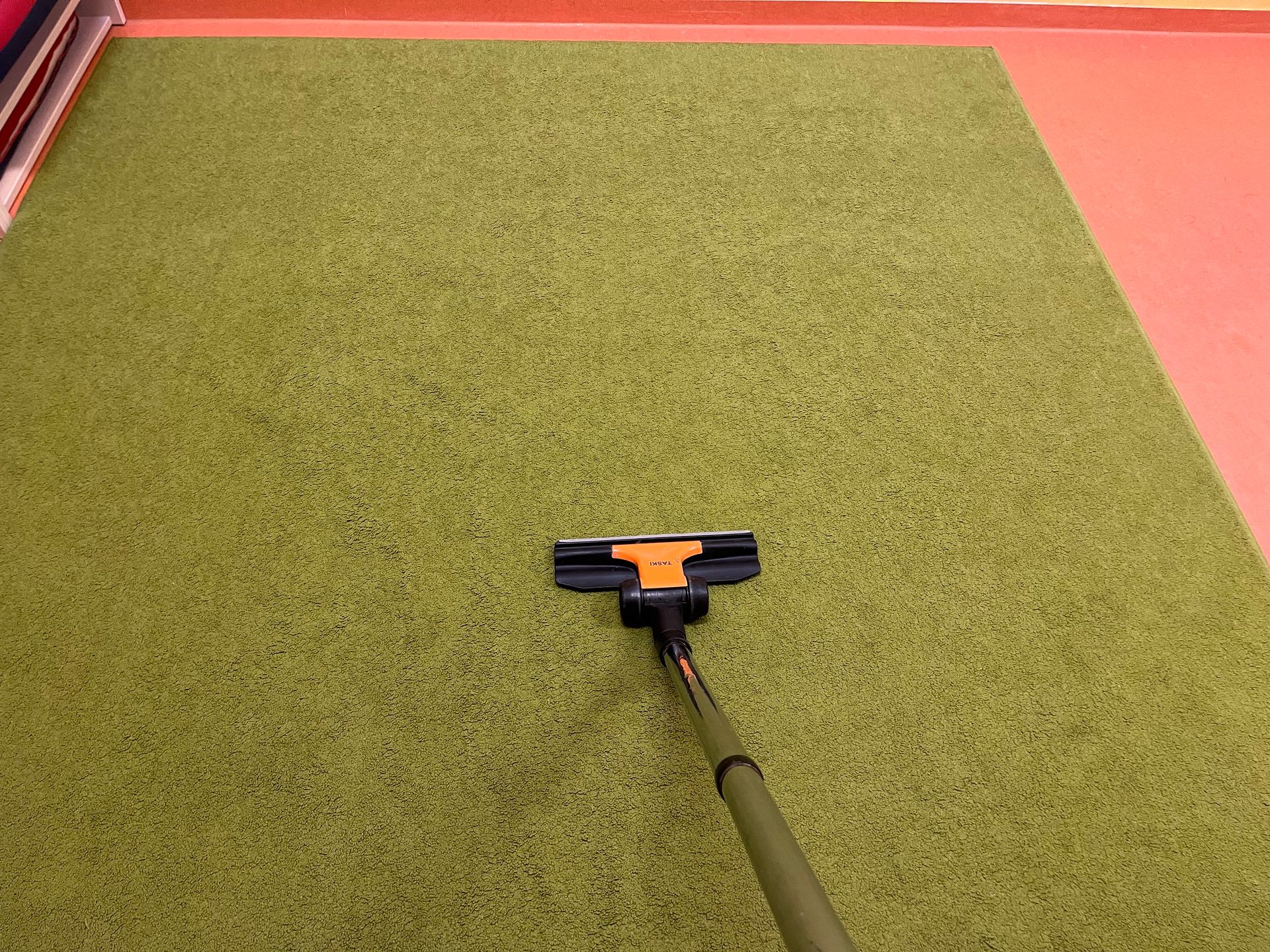 Gebäudeservice Cakmak Meisterbetrieb Berlin Unterhalstreinig Staubsaugen Kitareinigung Haushaltsreinigung Praxisreinigung