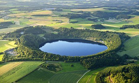 Pulvermaar bei Gillenfeld, 8 km