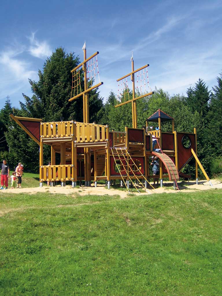 Großer Abenteuerspielplatz