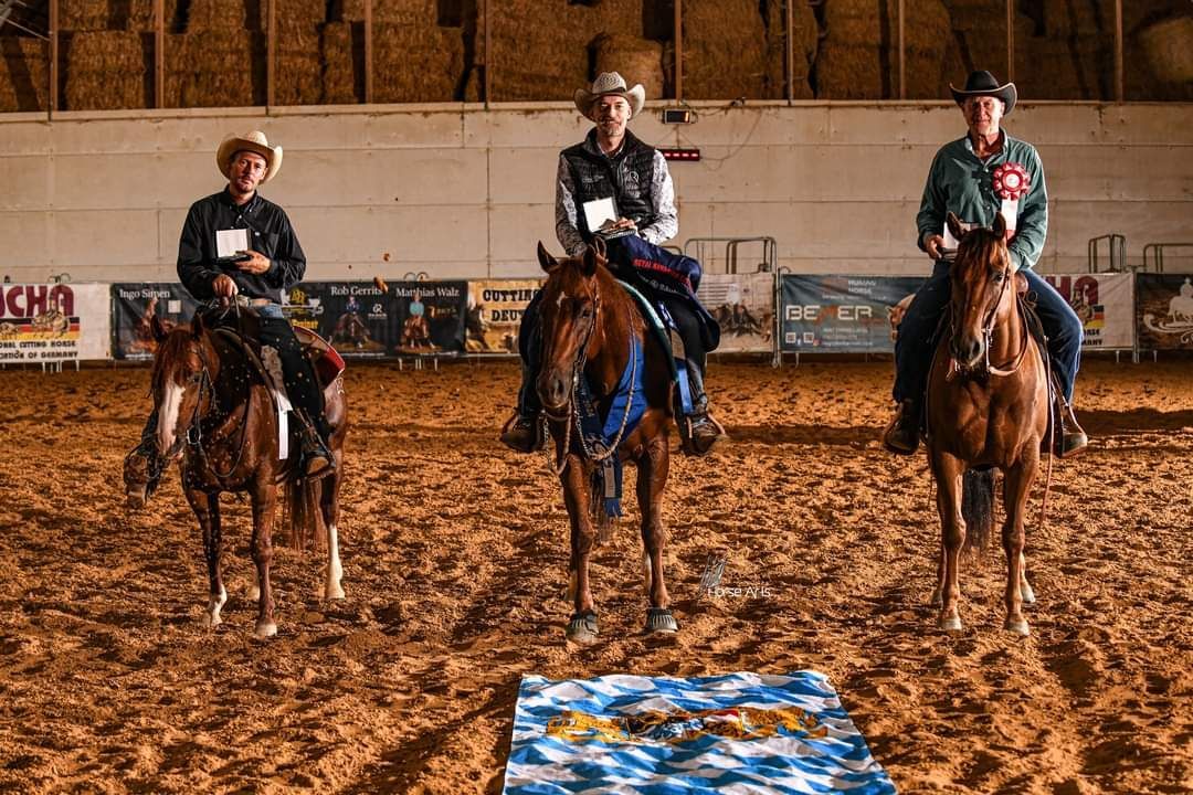 Justa ShiningSparkle RBC Bayr. Res-Champion Cow Horseing Justa ShiningSparkle