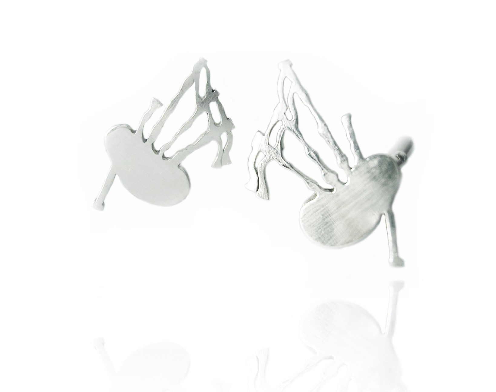 Sterling silver bagpipe cufflinks Hand pierced bagpipe cufflinks with u-arm & bar fitting.