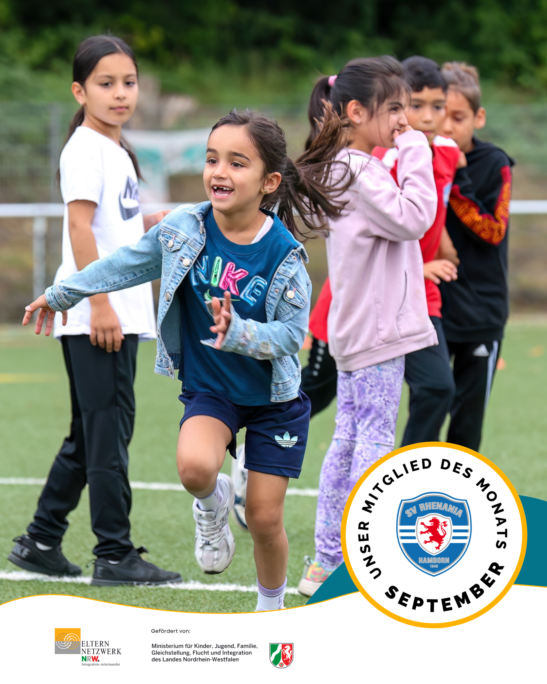 Bild vom Fußballplatz mit Kindern des SV Rhenania Hamborn 1949 e.V.