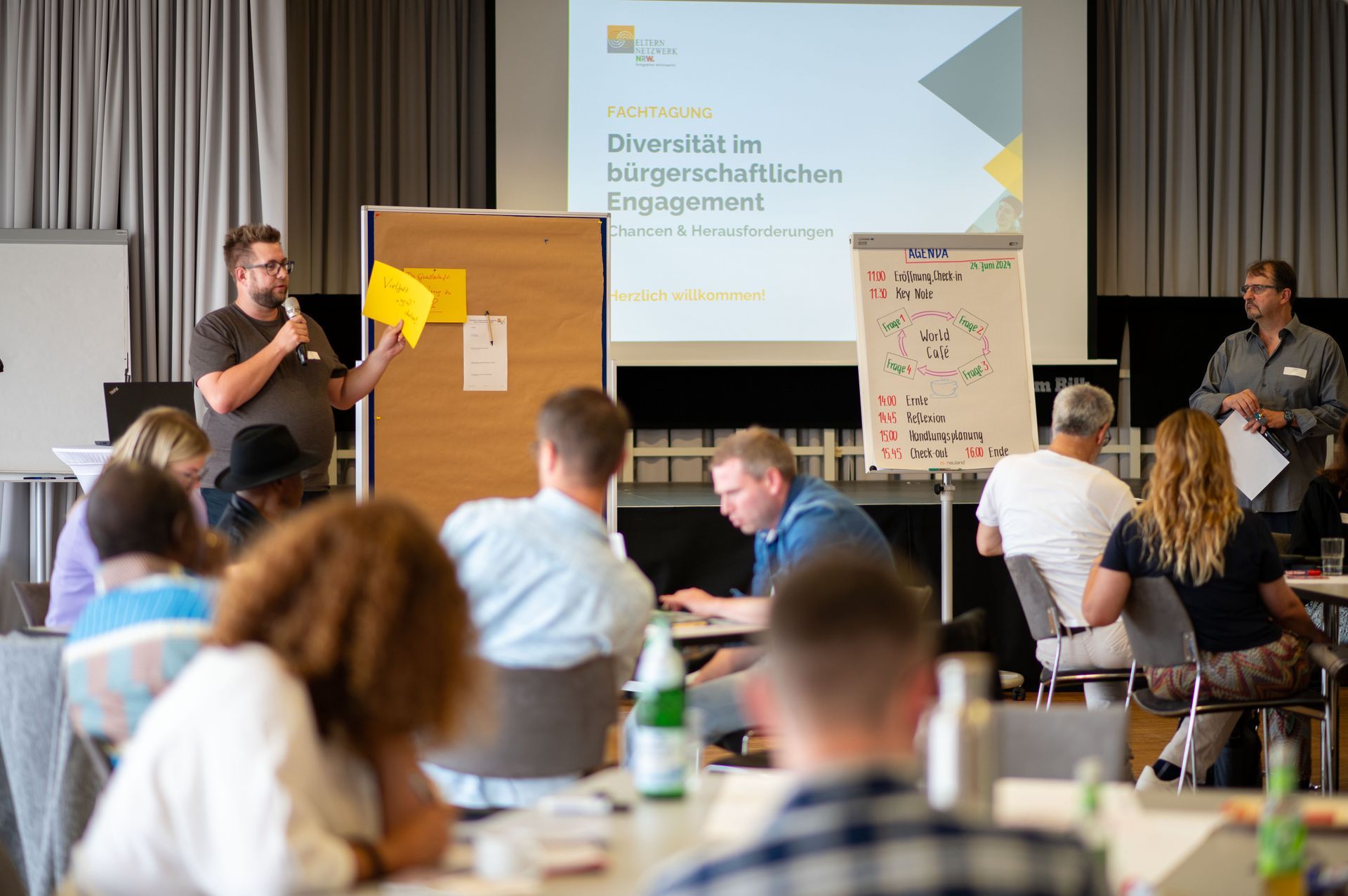 Fachtagungs-Teilnehmer*innen zum Thema: