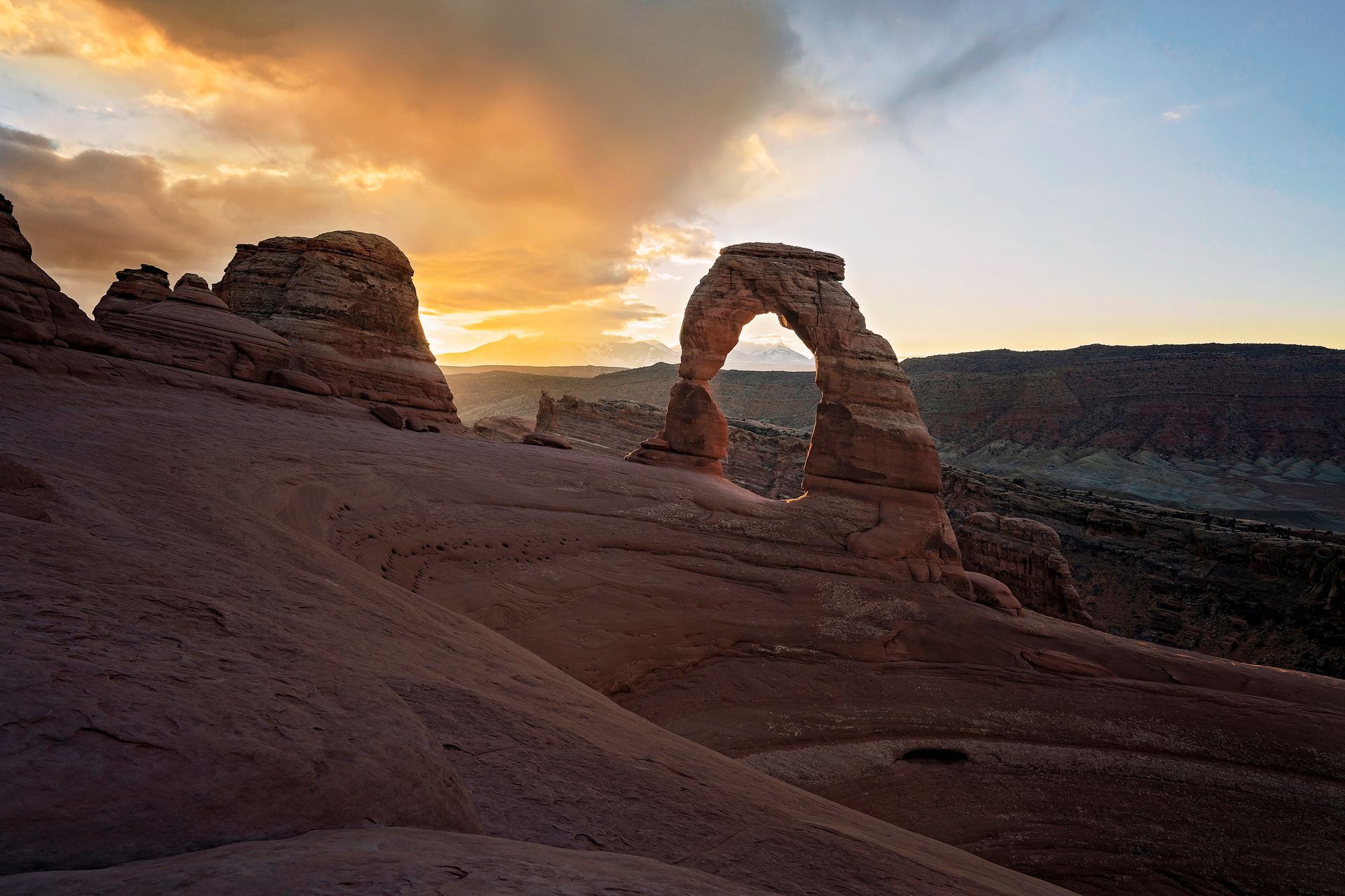Delicate arch at sunrise in Moab, Utah. Photo by Matthew Breiter Photography
