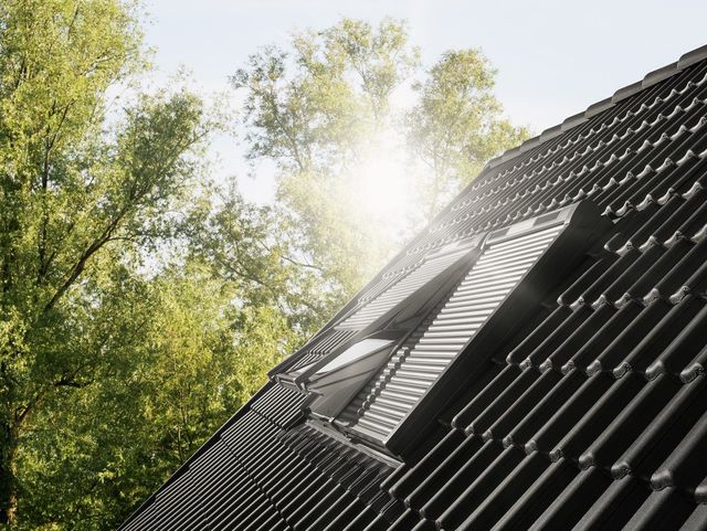 VELUX Dachfenster mit aussenliegendem Rollladen in Dortmund