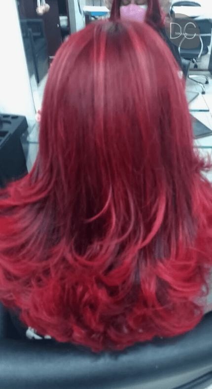 Corte de cabello en tono Rojo