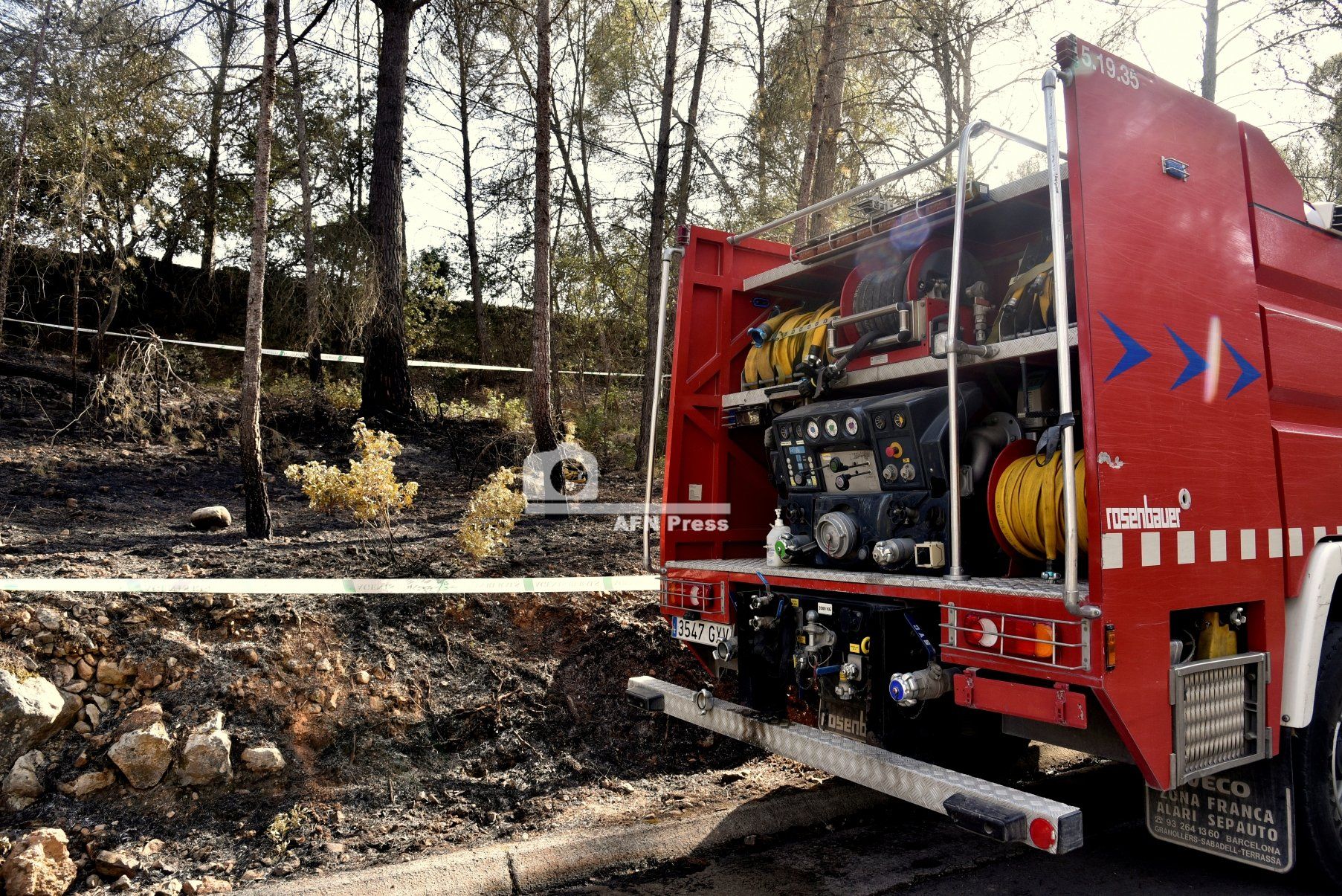 La silueta negra de un toro de Osborne a un costado de la Carretera Nacional N-232 en AlfajarÃn.