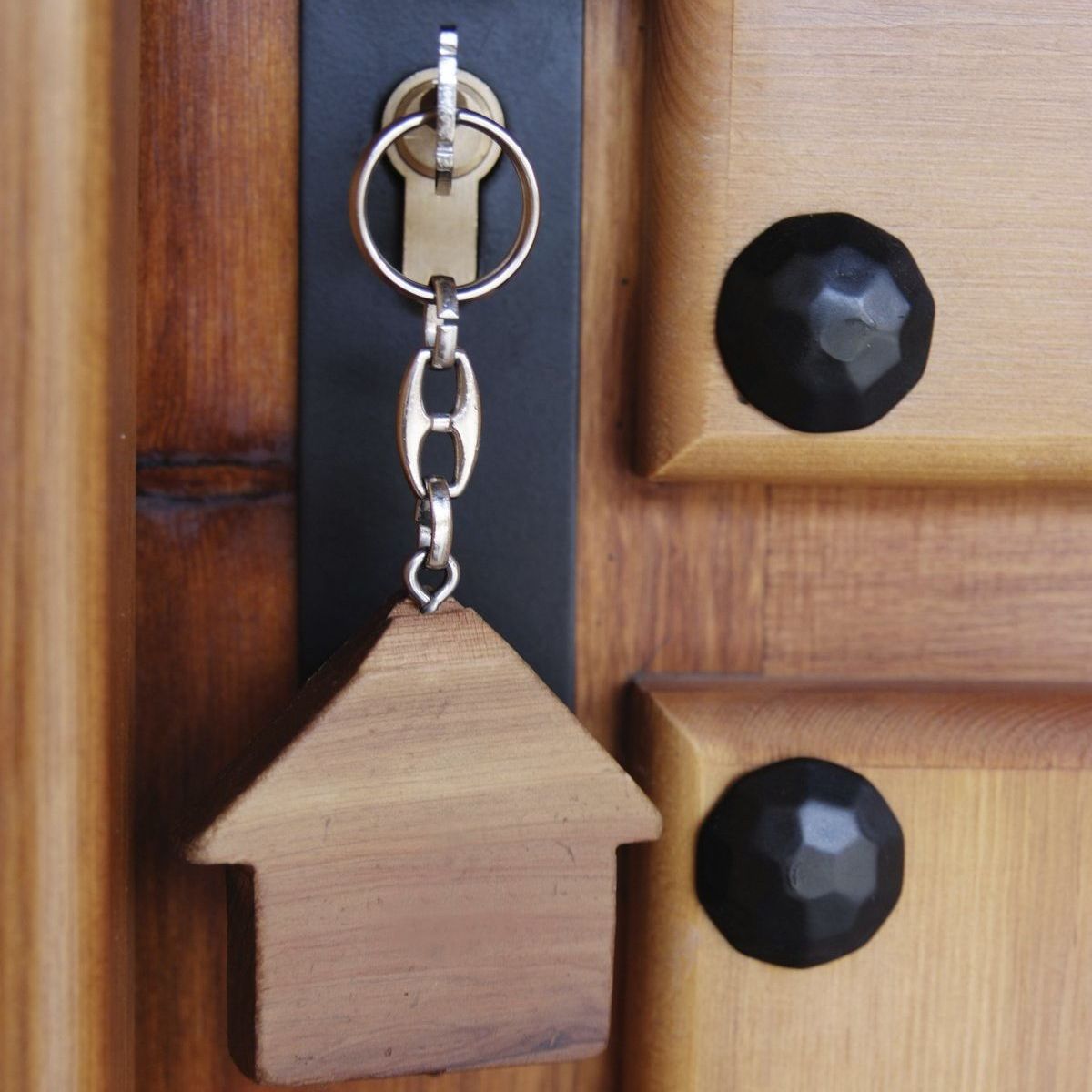 Die Augsburger Immobilienmaklerin Marion Sens steht Ihnen als alleinige Geschäftsführerin in allen Angelegenheiten rund um den Immobilienverkauf zur Verfügung.