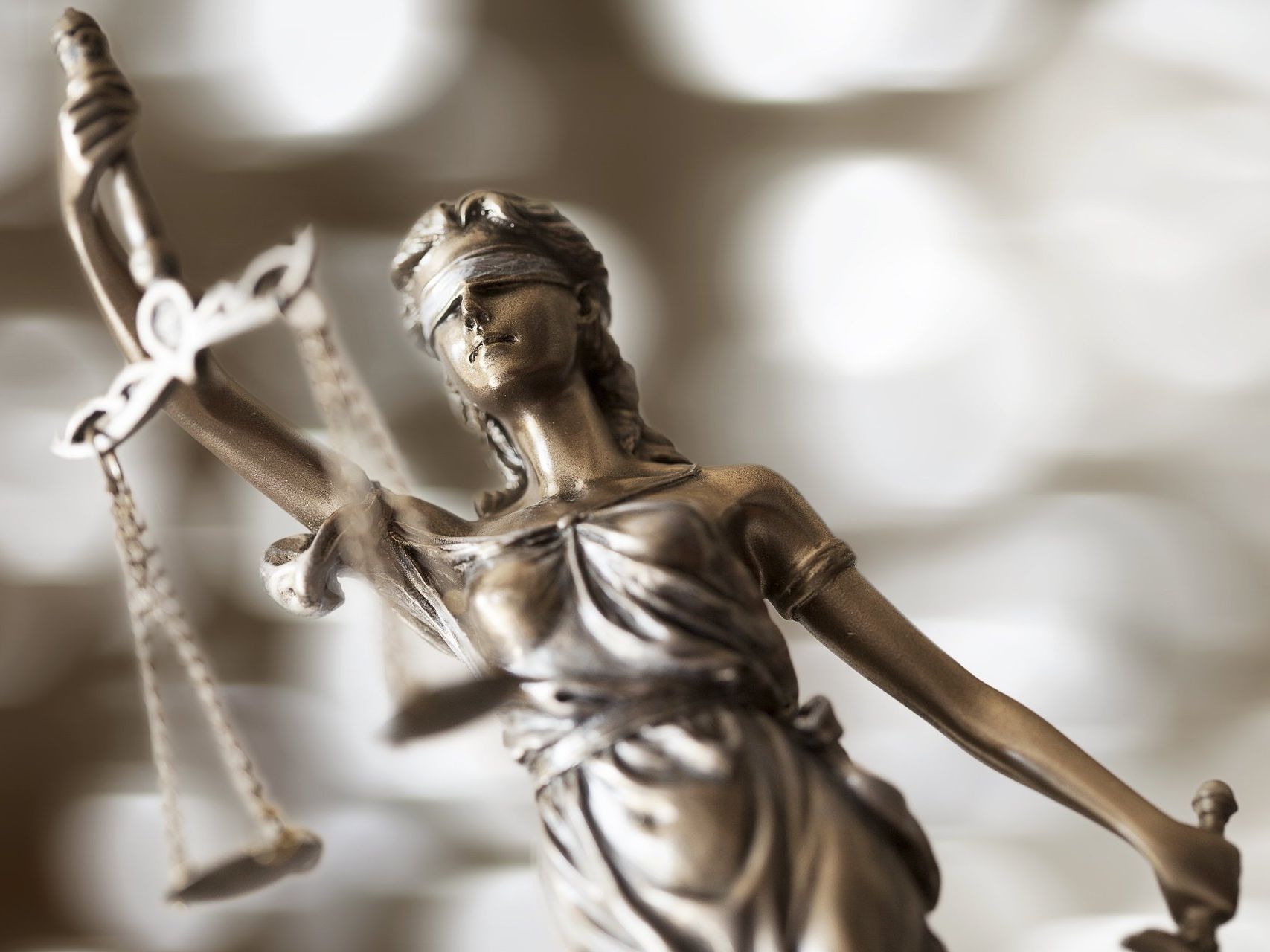 Immobilienverkauf auf Grund von Scheidung. Die Immobilien-Mediatorin und Maklerin unterstützt Sie in der Preisfindung und dem Verkauf.