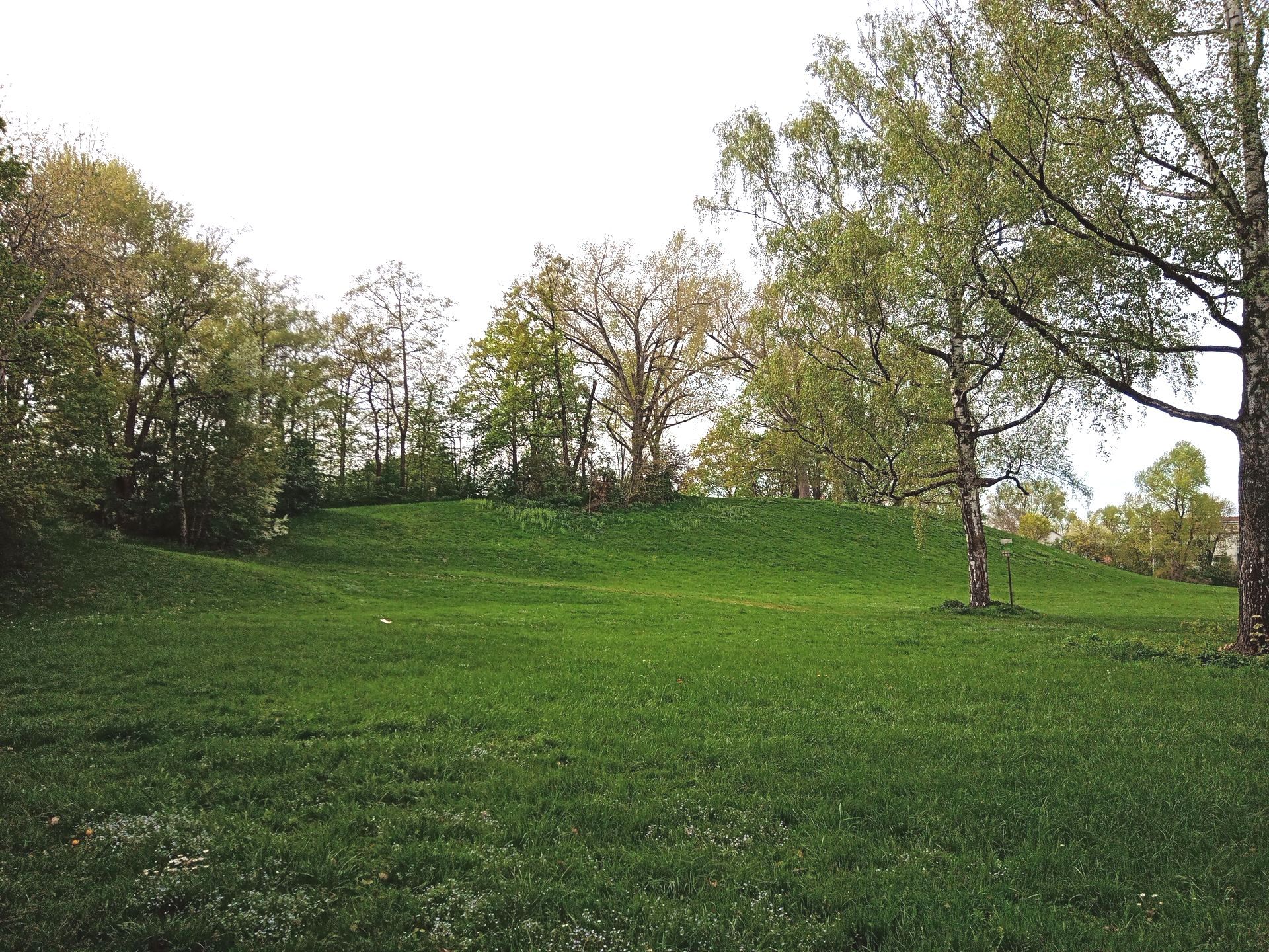 Immobilienmakler Augsburg: Bewertung.Beratung.Verkauf.Vermietung. Firnhaberau in Augsburg im Frühling