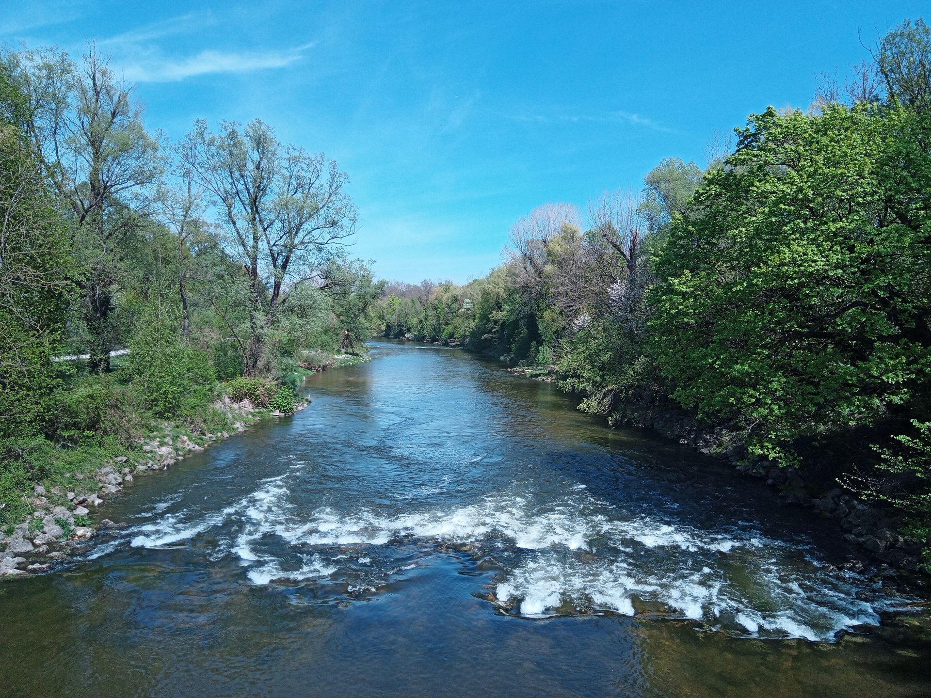 Der Lech bei Lechhausen in Augsburg. Immobilienmakler Augsburg: Bewertung.Beratung.Verkauf.Vermietung